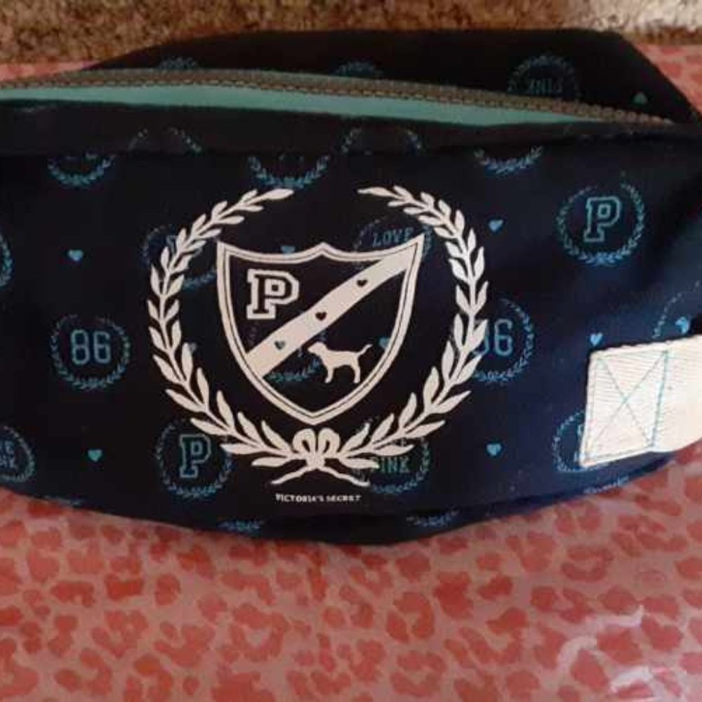💄💄VS PINK-MAKEUP LOGO BAG-RARE HTF💄💄